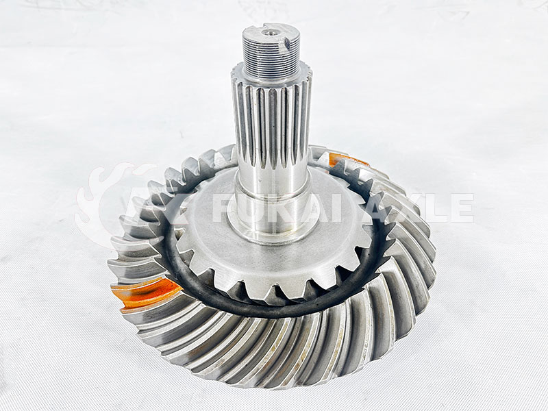 pinh&atilde;o da roda da coroa do eixo traseiro